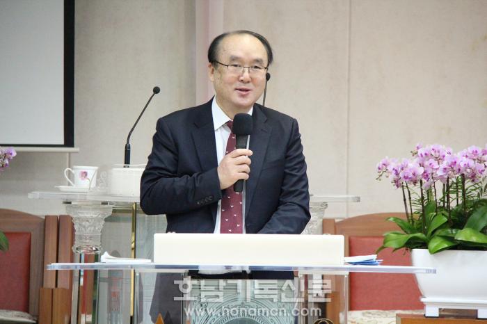 이원근 담임목사