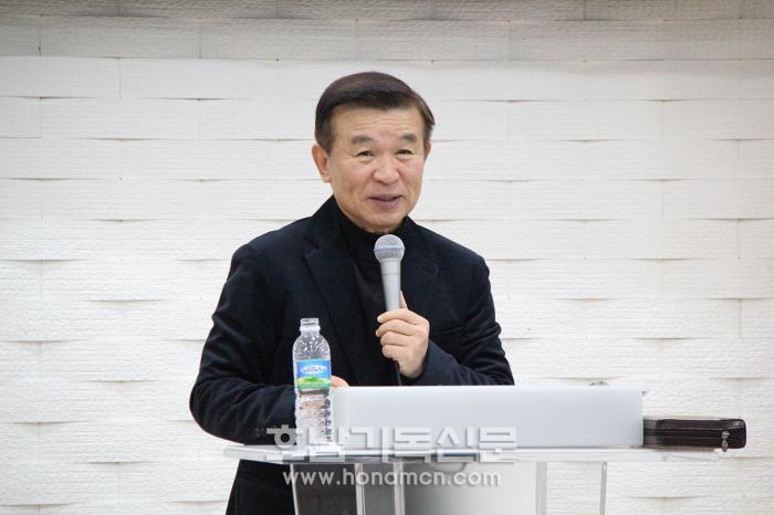 행복한 설교 아카데미 원장 이의행 목사