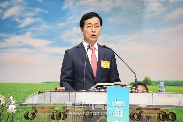 노회장 송광현 목사