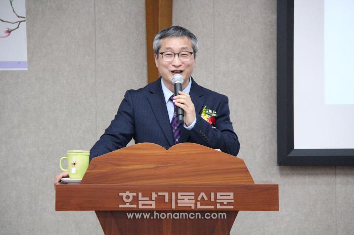 담임목사 김정범