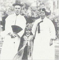 1889년 결혼한 언더우드 부부 신부는 38살 노처녀 릴리어스 선교사로 8살 연하의 총각 언더우드와 결혼하였다
