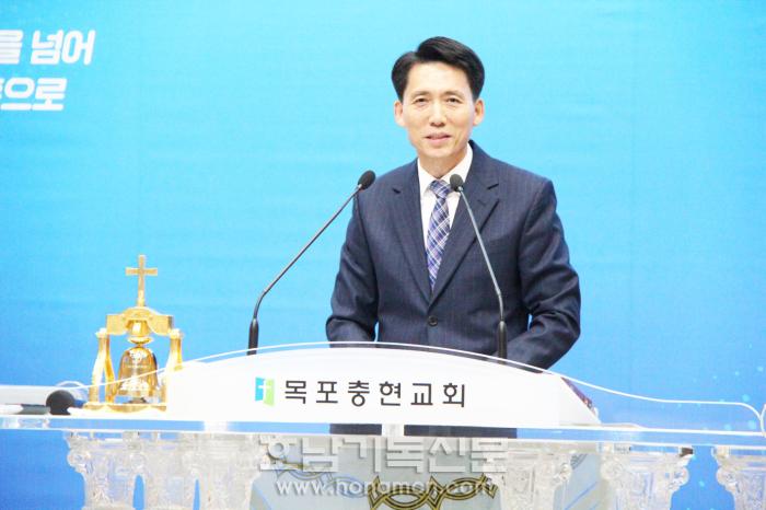 강사 김한욱 목사
